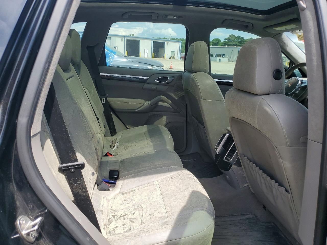 WP1AD2A28DLA77741 · 2013 PORSCHE CAYENNE · 11/13