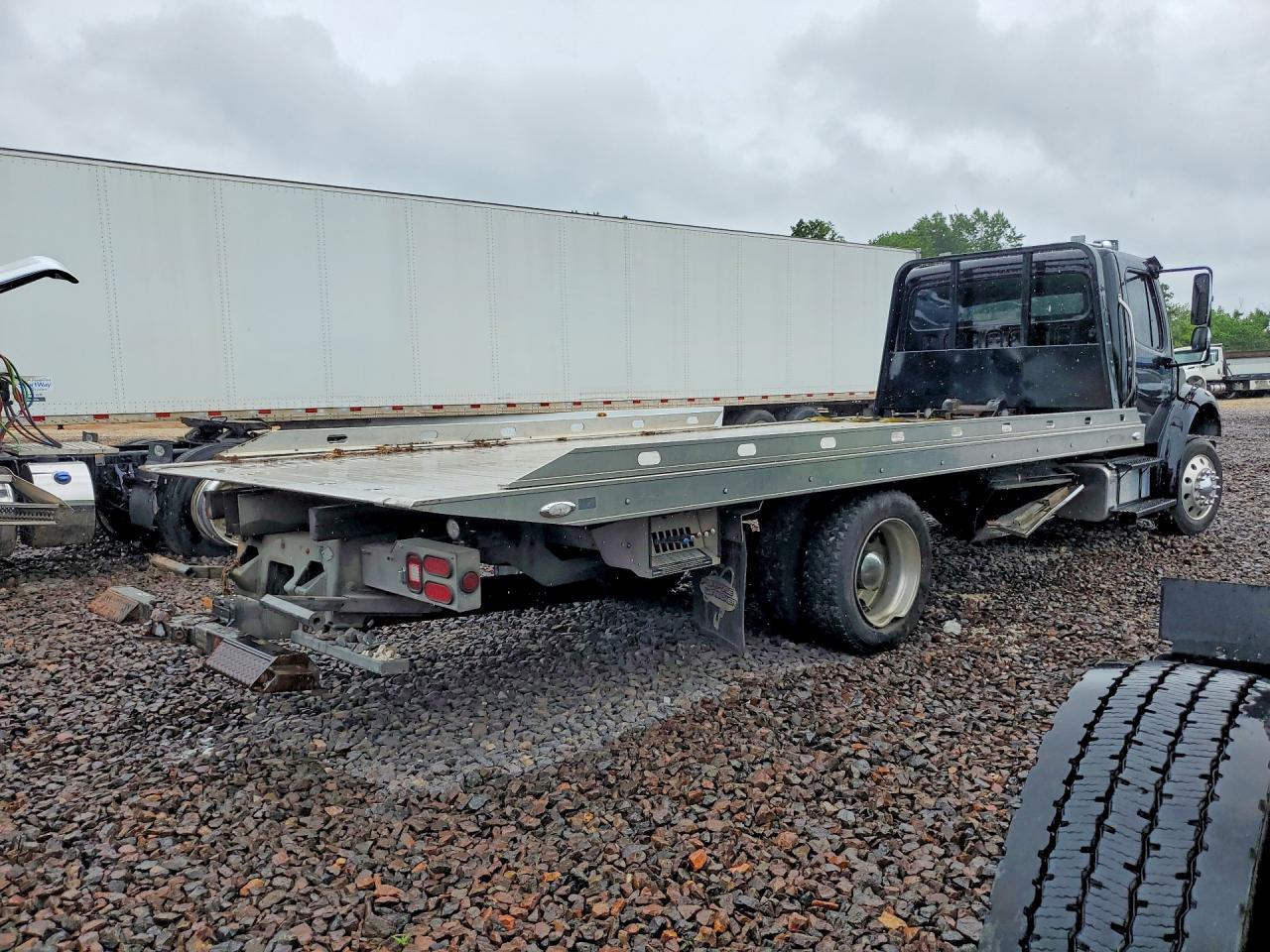 1FVACWFC9JHJJ8958 · 2018 FREIGHTLINER M2 · 3/12