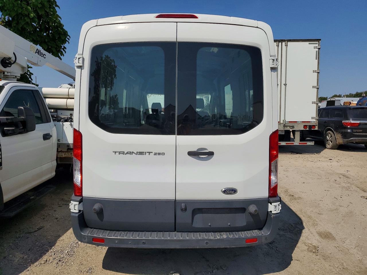1FTYR2CMXHKA45837 · 2017 FORD TRANSIT · 6/13
