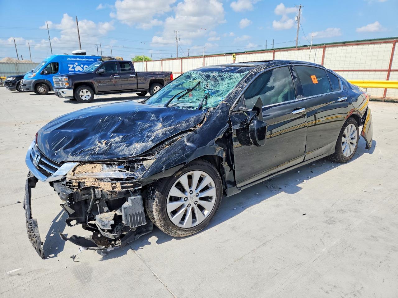 1HGCR3F93FA017888 · 2015 HONDA ACCORD