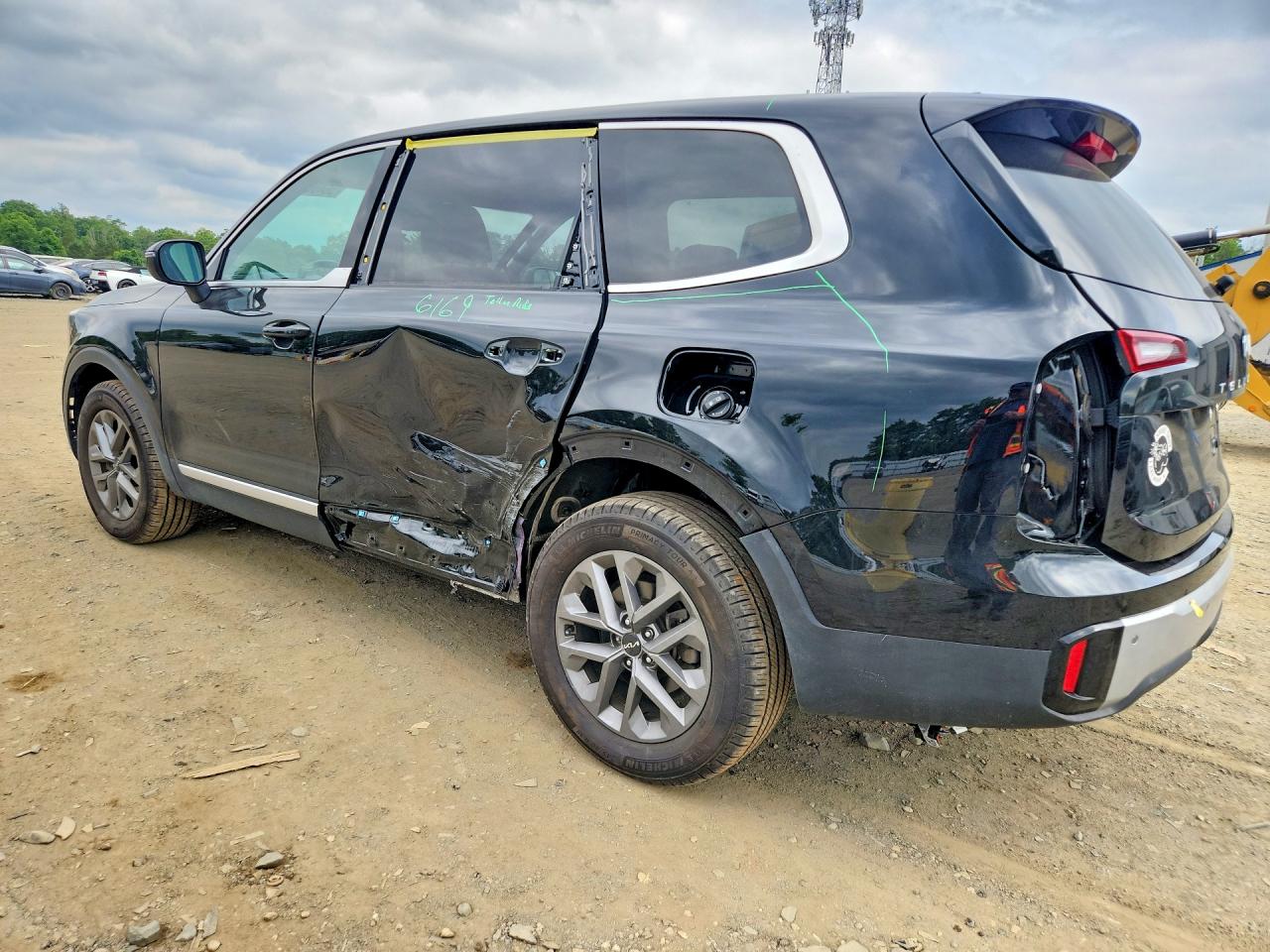 5XYP2DGC4RG509886 · 2024 KIA TELLURIDE · 2/13