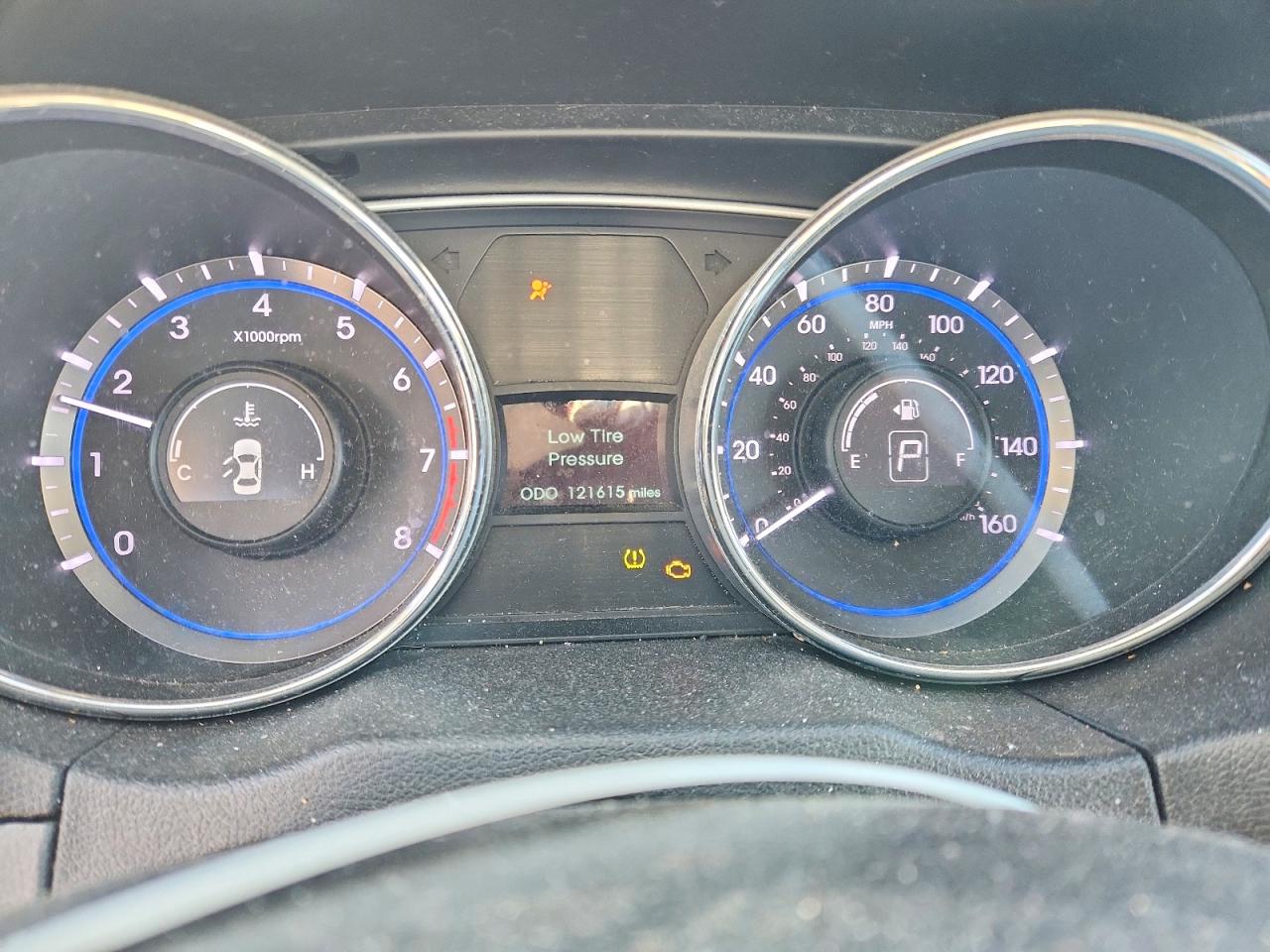 5NPEB4AC5BH077677 · 2011 HYUNDAI SONATA · 9/12