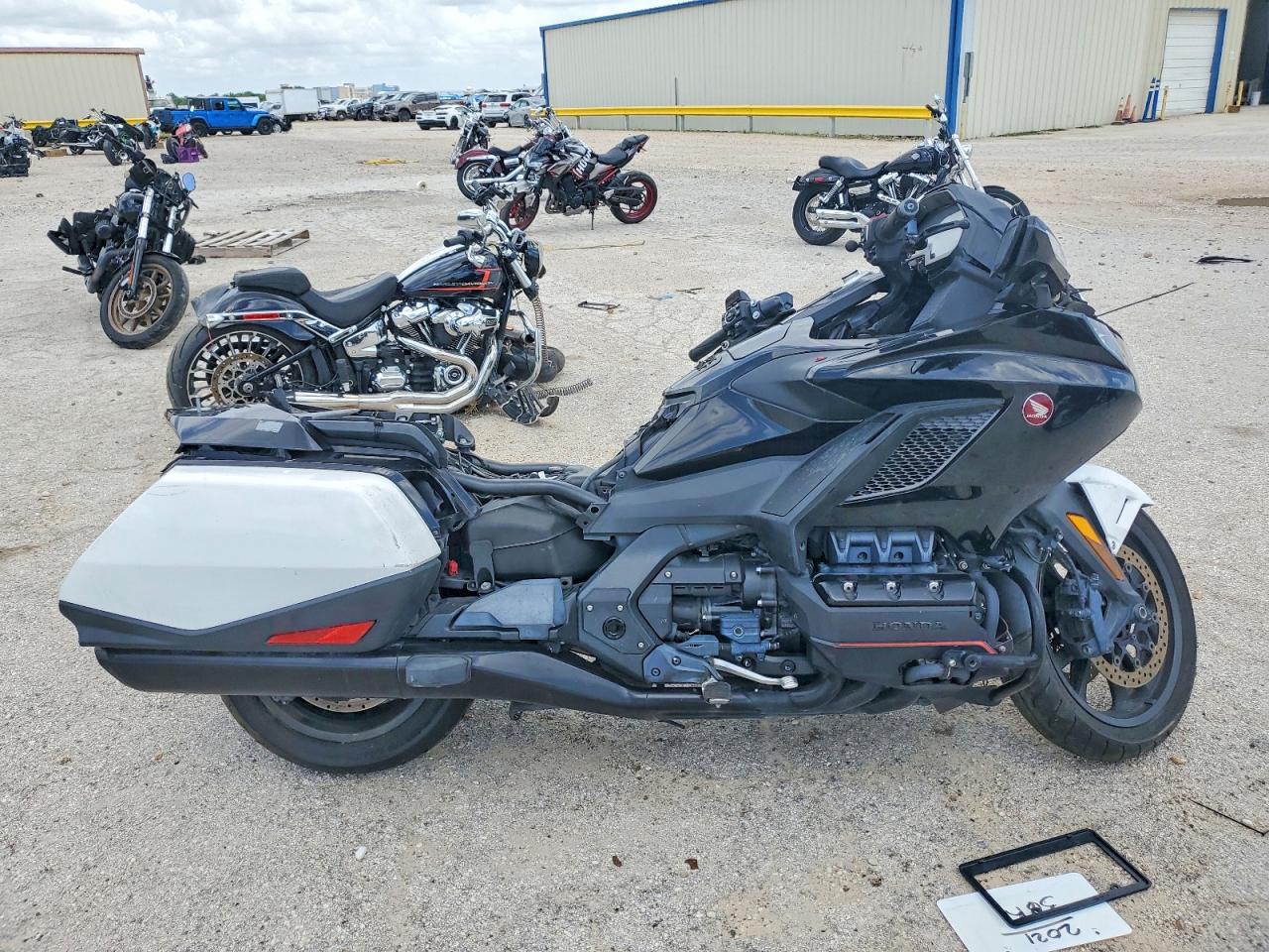 JH2SC7913MK300251 · 2021 HONDA GL1800