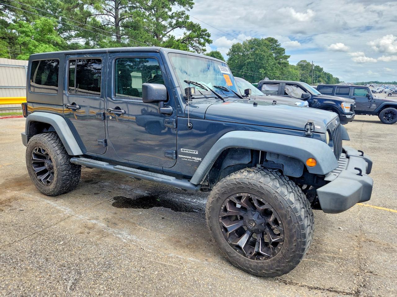 1C4BJWDG9JL831058 · 2018 JEEP WRANGLER UNLIMITED · 4/13