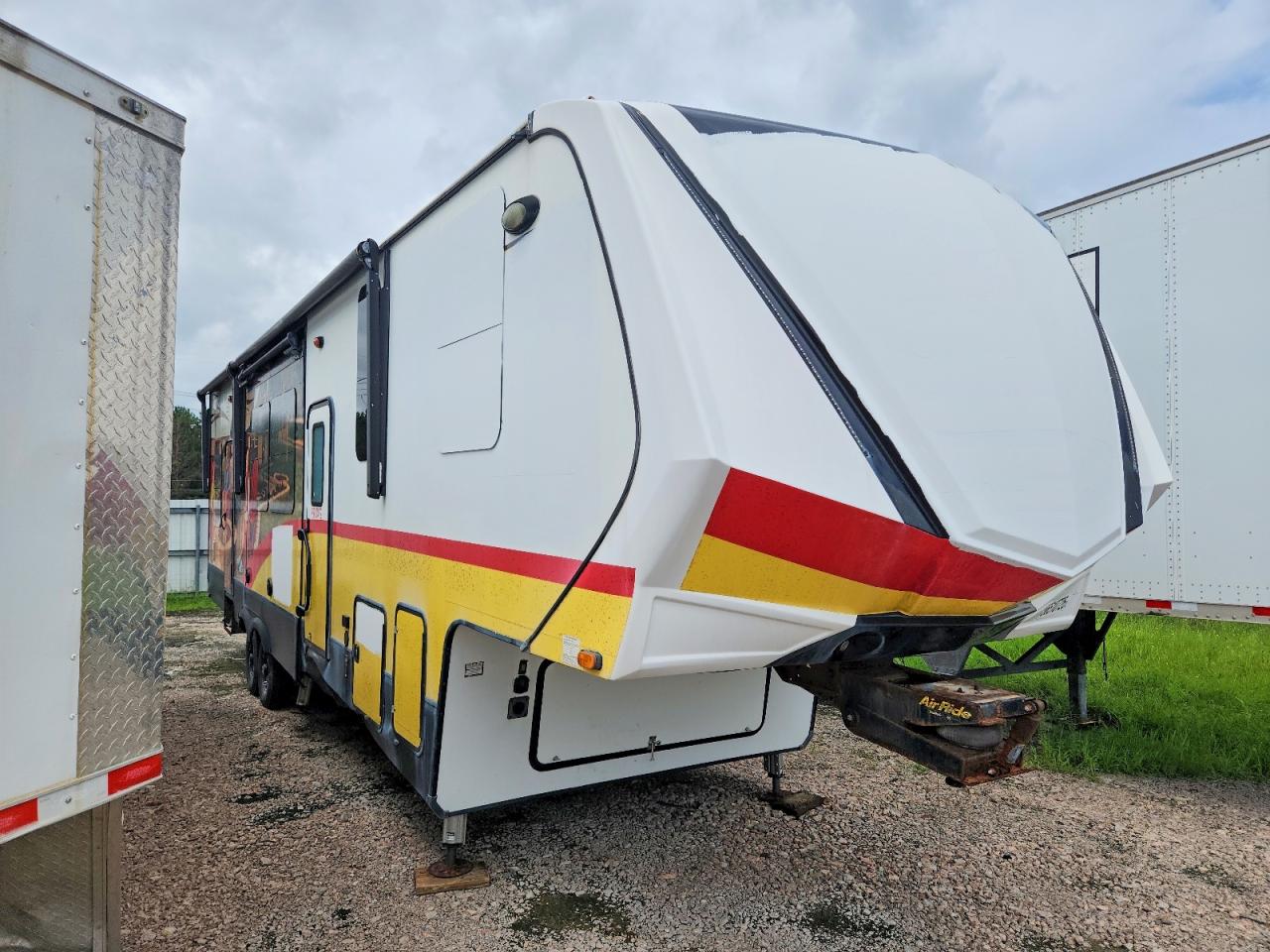 573FM4027K1113974 · 2019 GRAND DESI MOMENTUM