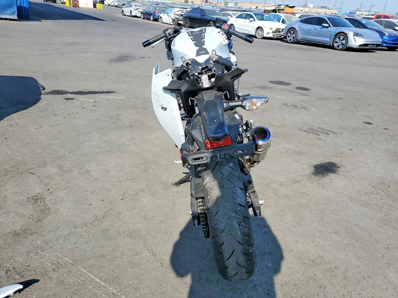 ML5EXGH15SDA55916 · 2025 KAWASAKI EX500 · 4/10