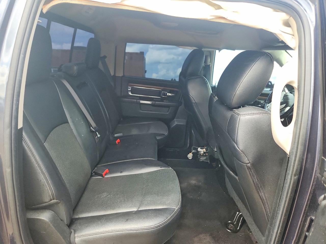 1C6RR7NT6HS854068 · 2017 RAM 1500 · 10/12