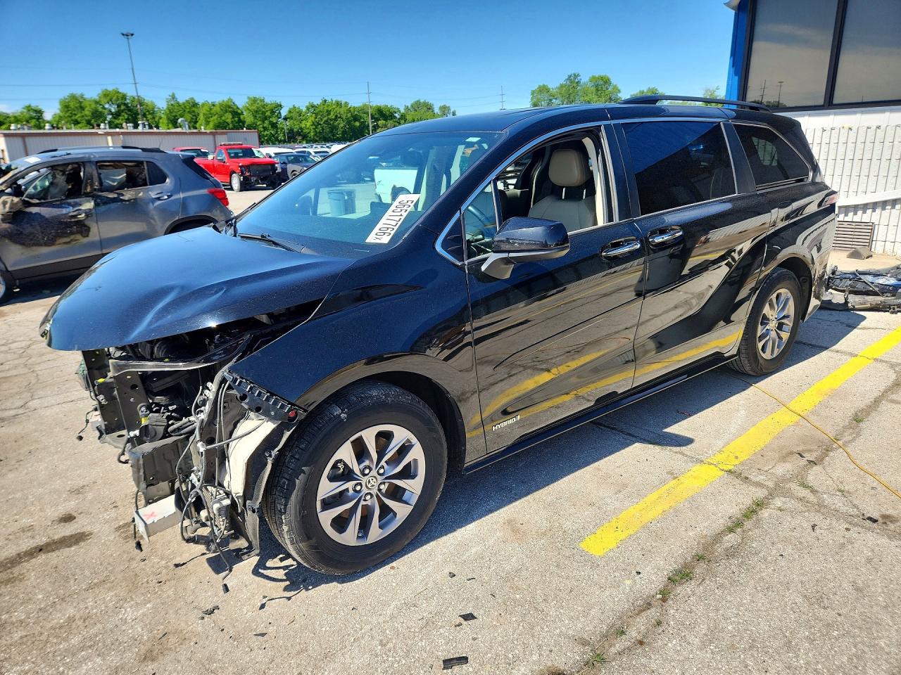 5TDJRKEC6MS025660 · 2021 TOYOTA SIENNA