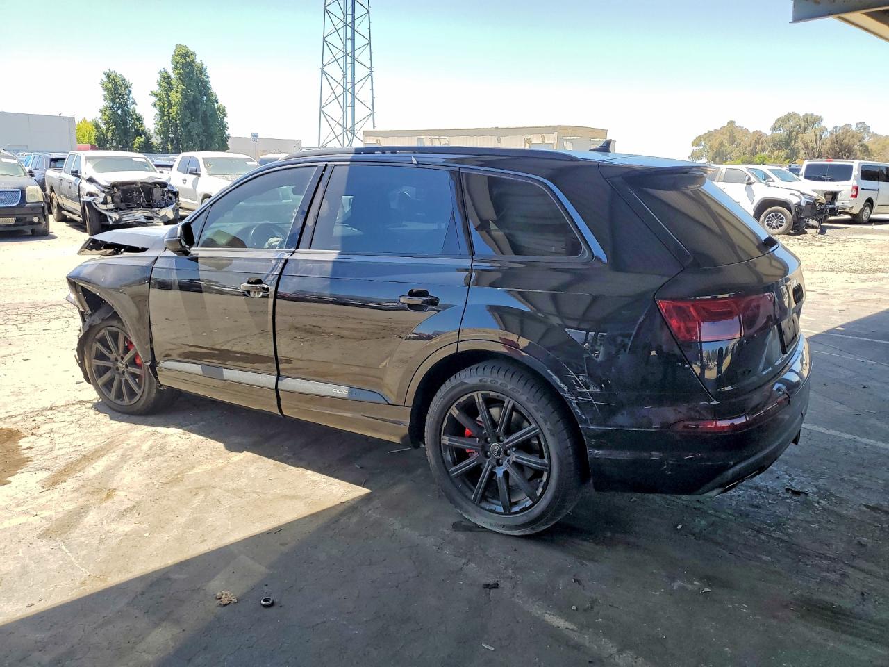 WA1LAAF78HD008270 · 2017 AUDI Q7 · 2/12