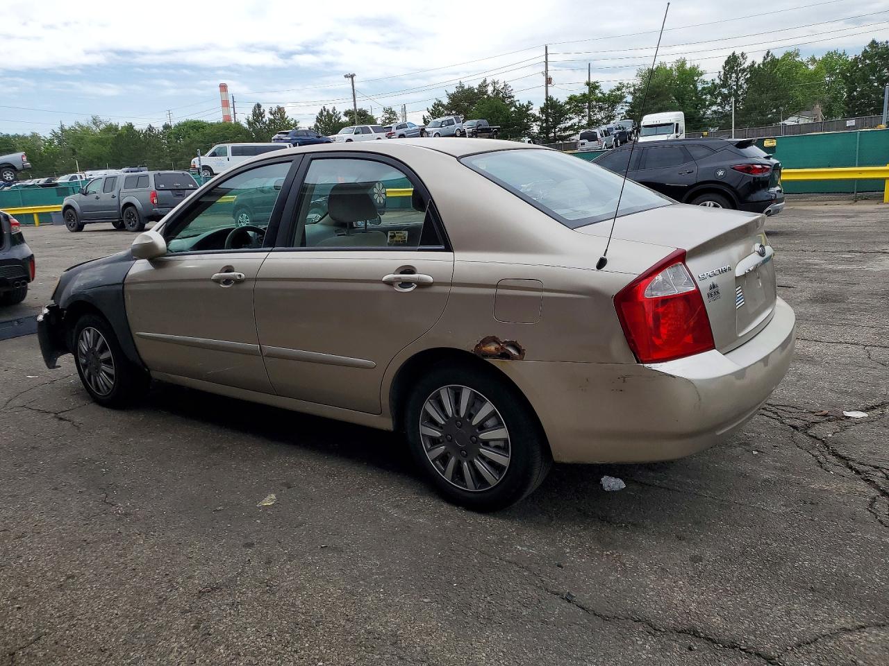 KNAFE121345060335 · 2004 KIA SPECTRA · 2/12