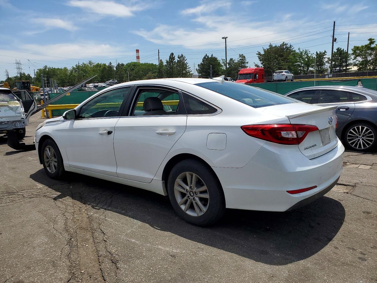 5NPE24AF6FH007721 · 2015 HYUNDAI SONATA · 2/12