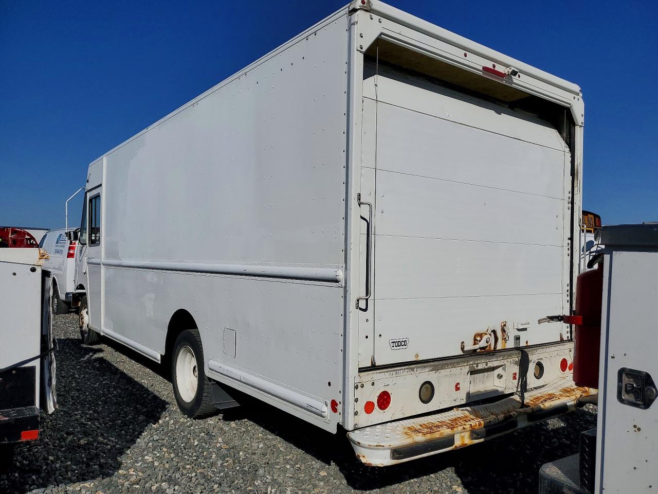 1F65F5KY3C0A03311 · 2012 FORD F59 · 2/13