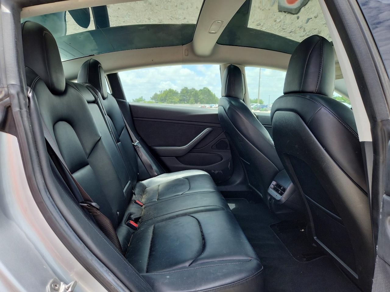 5YJ3E1EA4JF017862 · 2018 TESLA MODEL 3 · 10/12