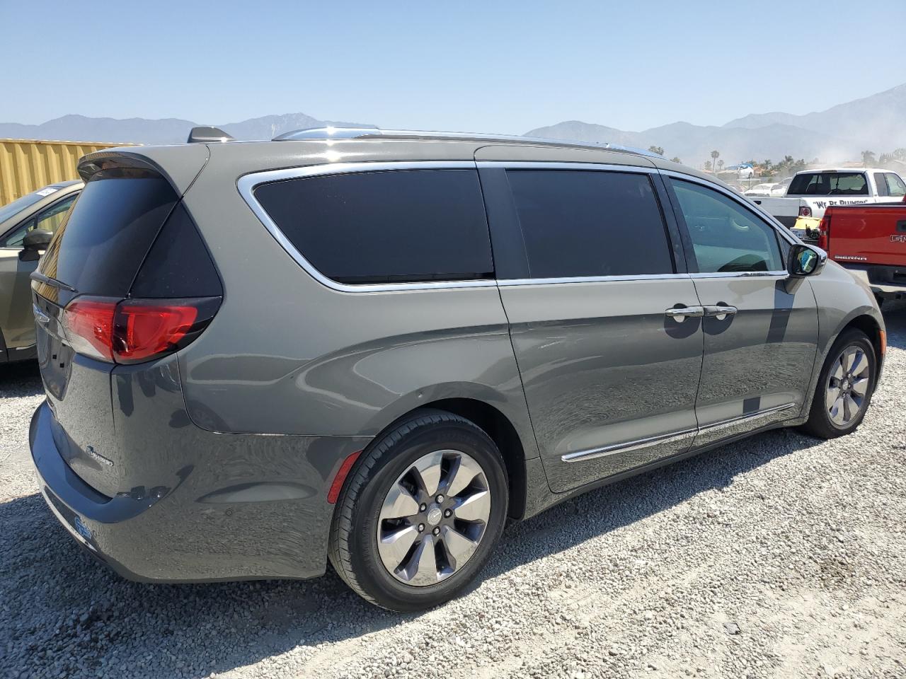 2C4RC1N73LR263264 · 2020 CHRYSLER PACIFICA · 3/13