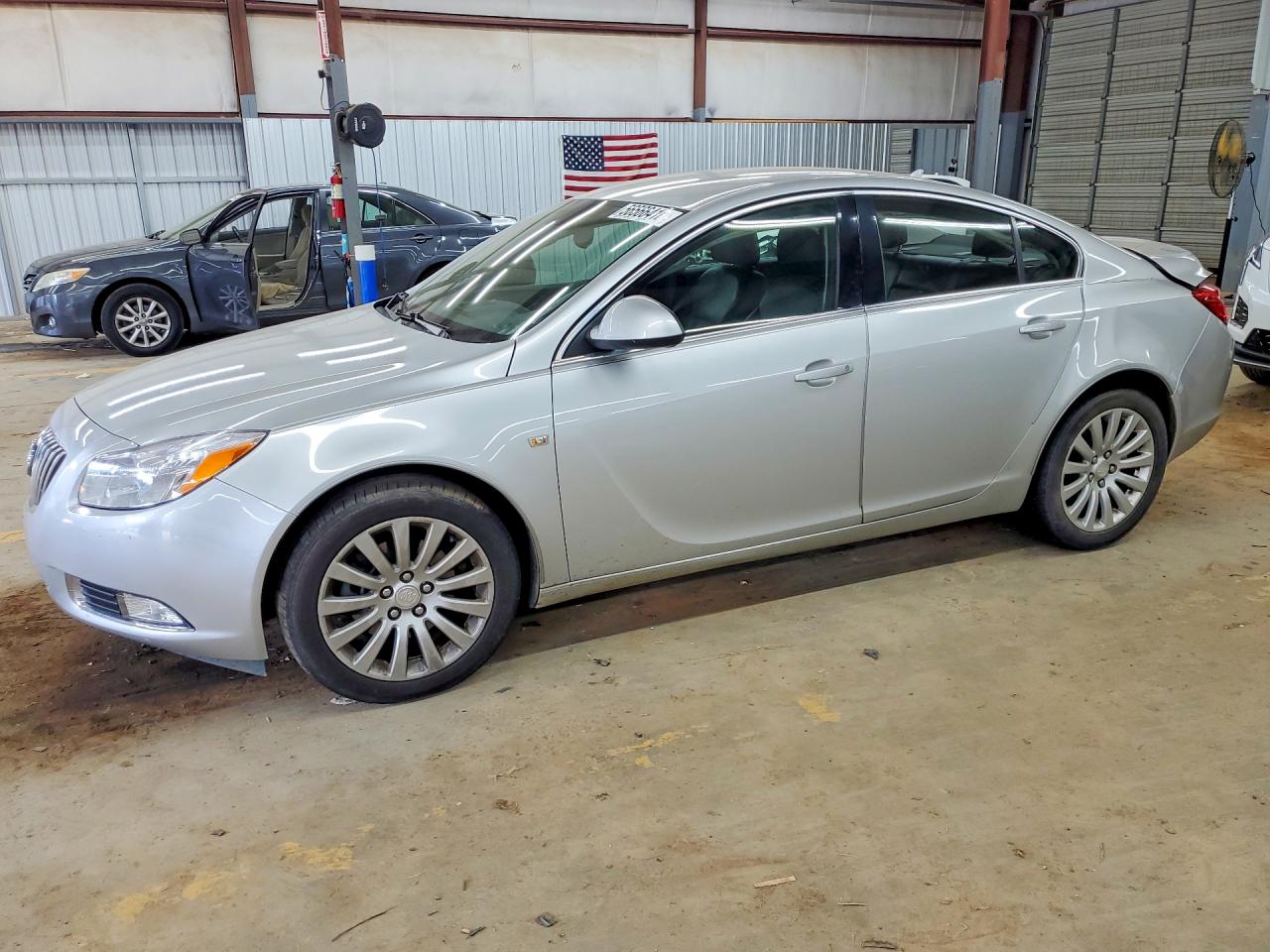 W04GV5EV1B1087092 · 2011 BUICK REGAL