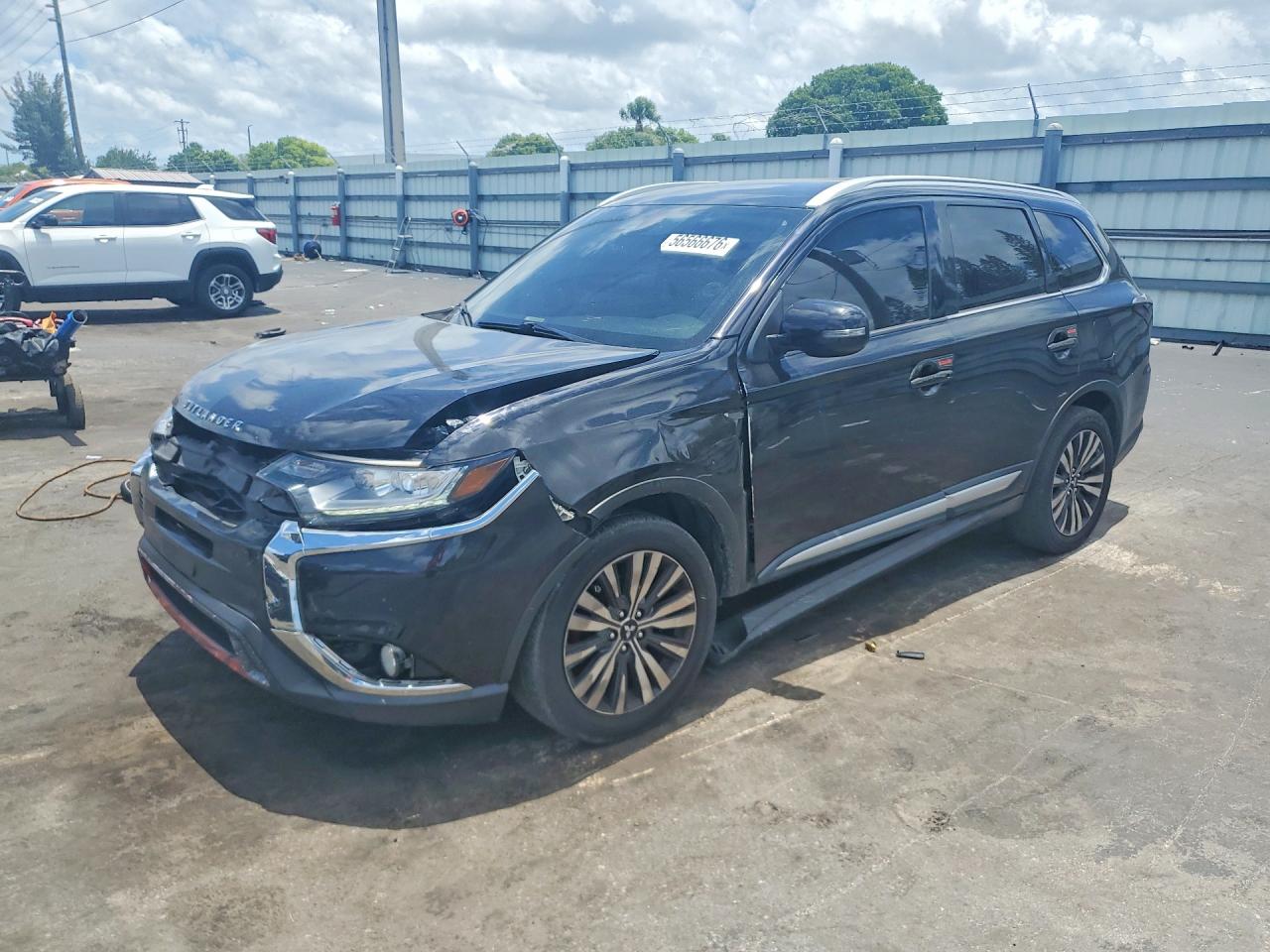JA4AD3A39LZ004755 · 2020 MITSUBISHI OUTLANDER