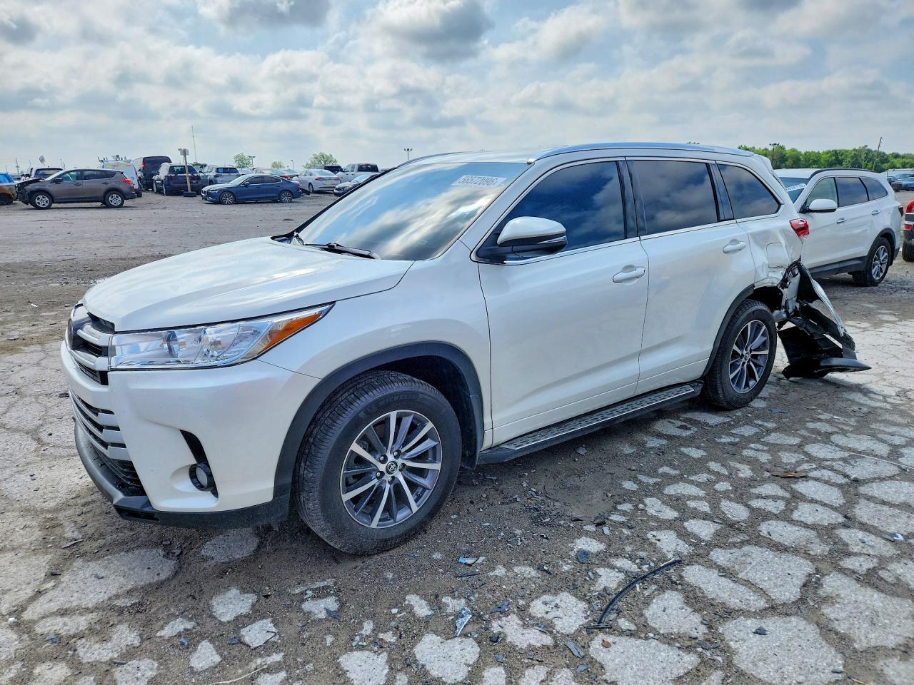 5TDJZRFH2JS543117 · 2018 TOYOTA HIGHLANDER