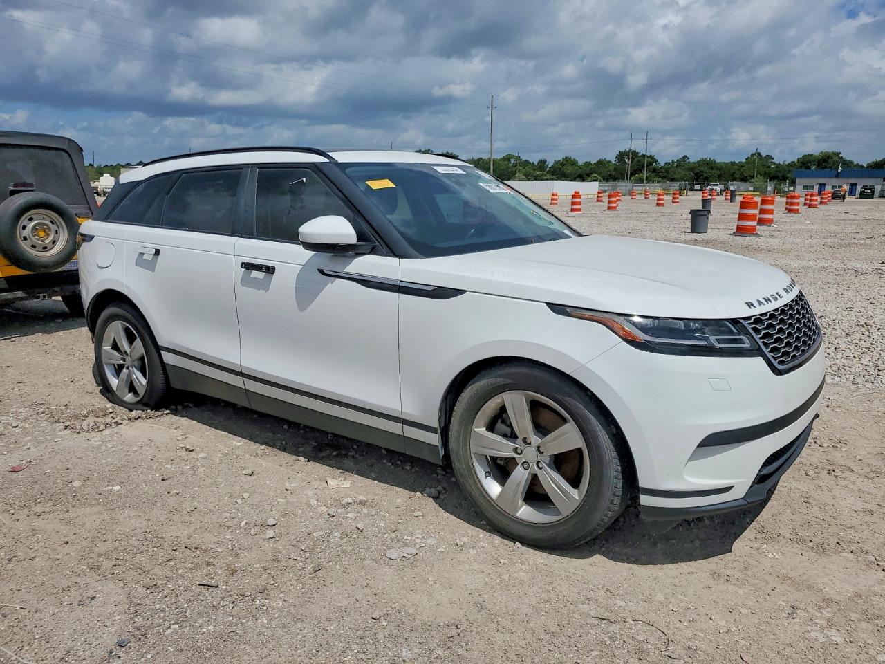 SALYB2RV7JA730158 · 2018 LAND ROVER RANGE ROVER VELAR · 4/11