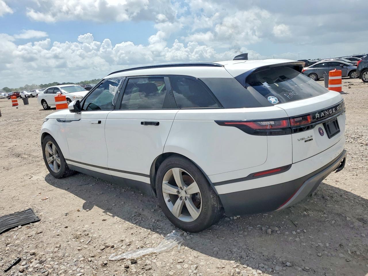 SALYB2RV7JA730158 · 2018 LAND ROVER RANGE ROVER VELAR · 2/11