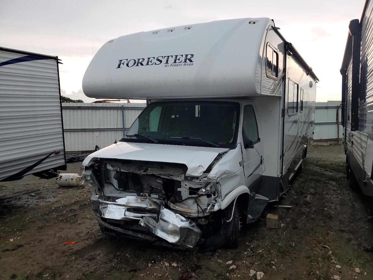 1FDXE4FS7FDA29539 · 2015 FORD ECONOLINE · 2/10