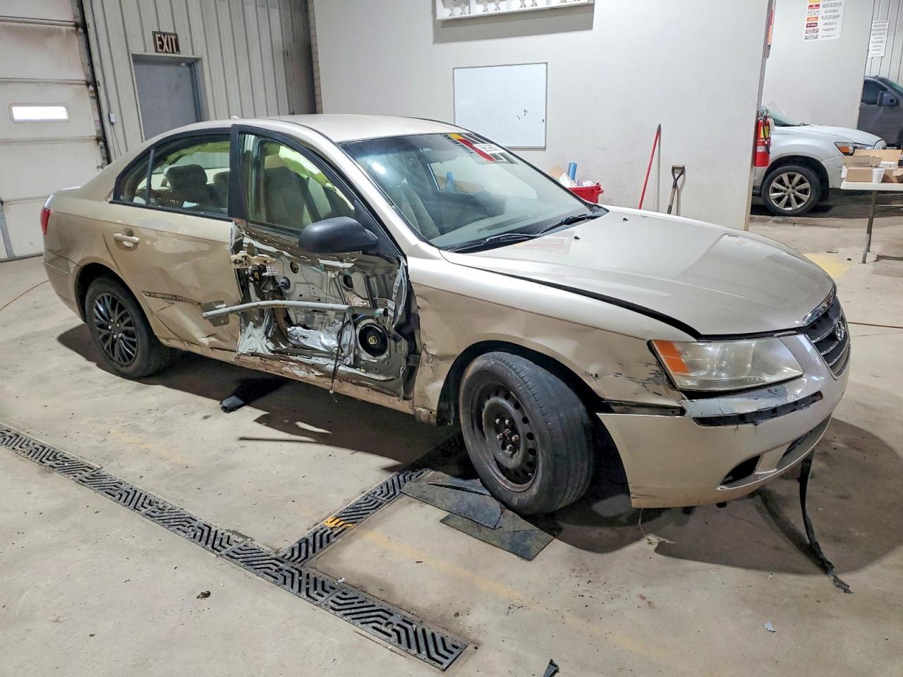 5NPET46C89H485848 · 2009 HYUNDAI SONATA