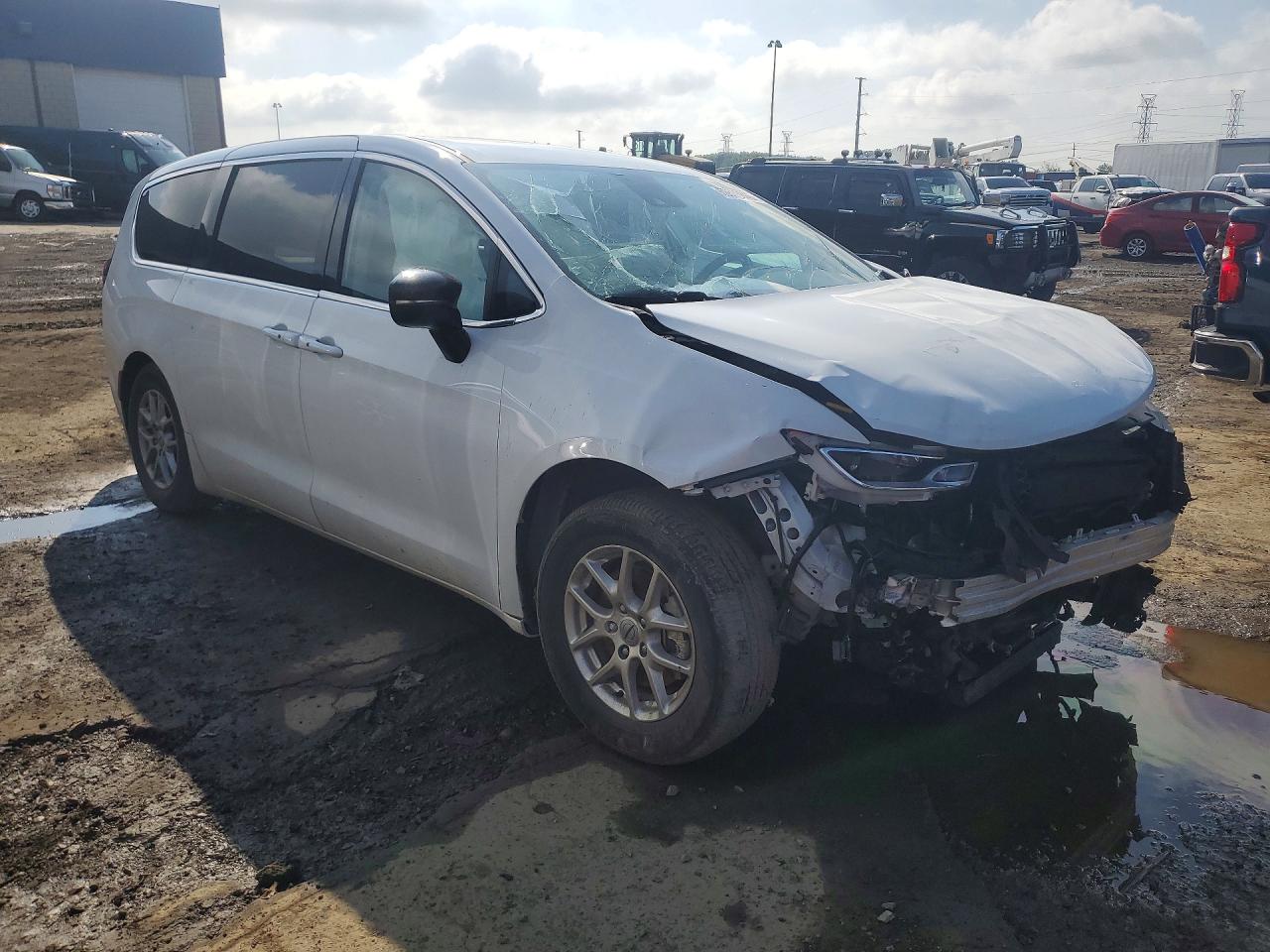 2C4RC1BG0RR145525 · 2024 CHRYSLER PACIFICA · 4/13