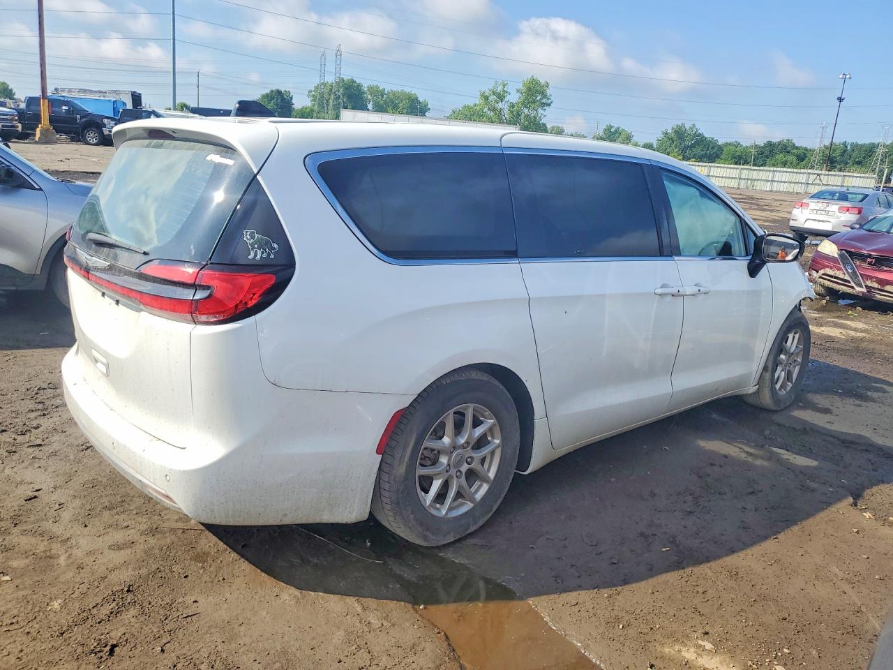 2C4RC1BG0RR145525 · 2024 CHRYSLER PACIFICA · 3/13