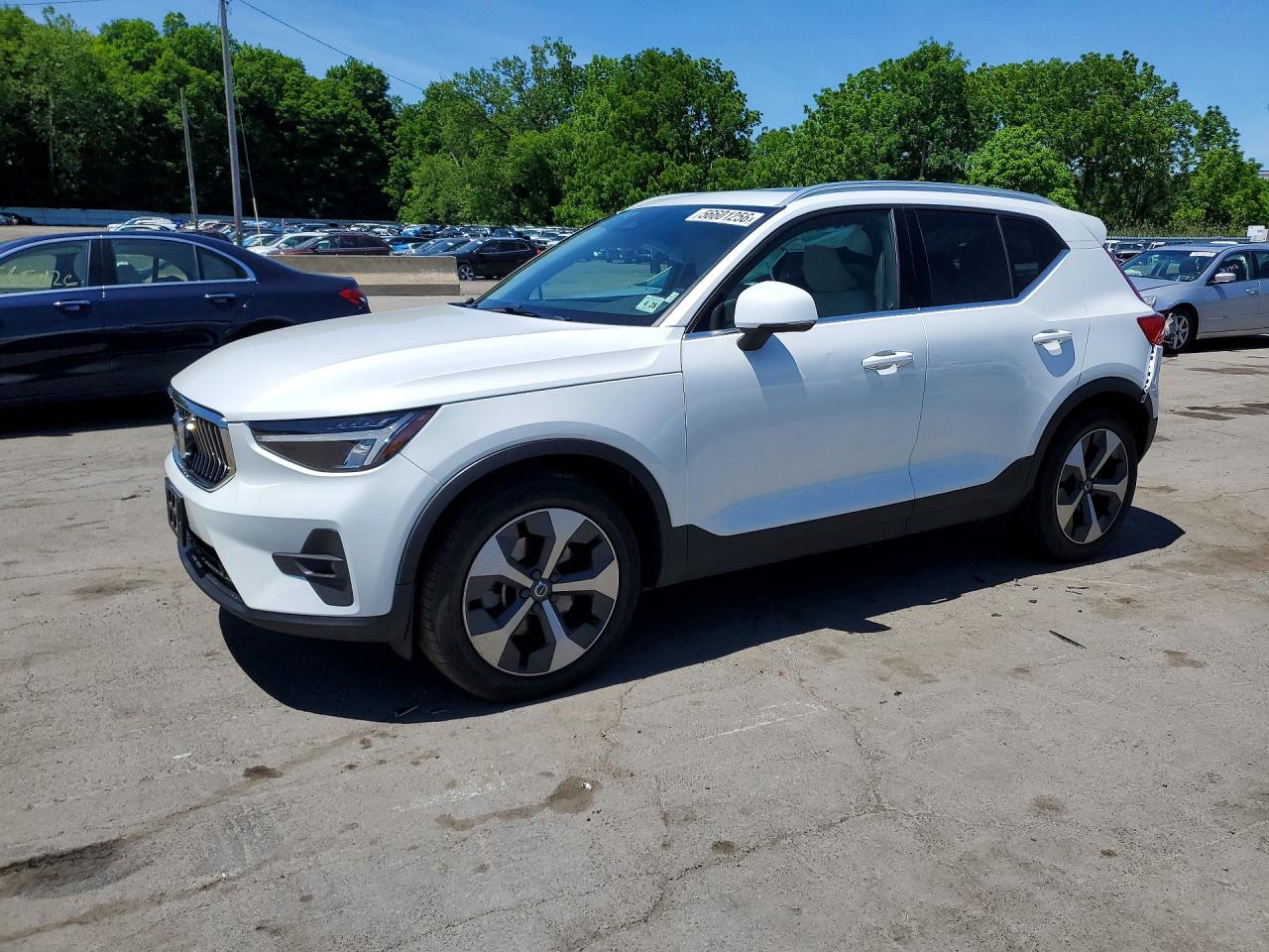YV4L12UN8P2952462 · 2023 VOLVO XC40