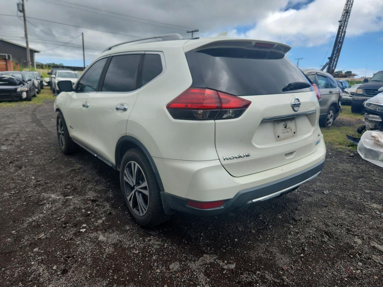 5N1ET2MT3HC768851 · 2017 NISSAN ROGUE HYBRID · 2/14