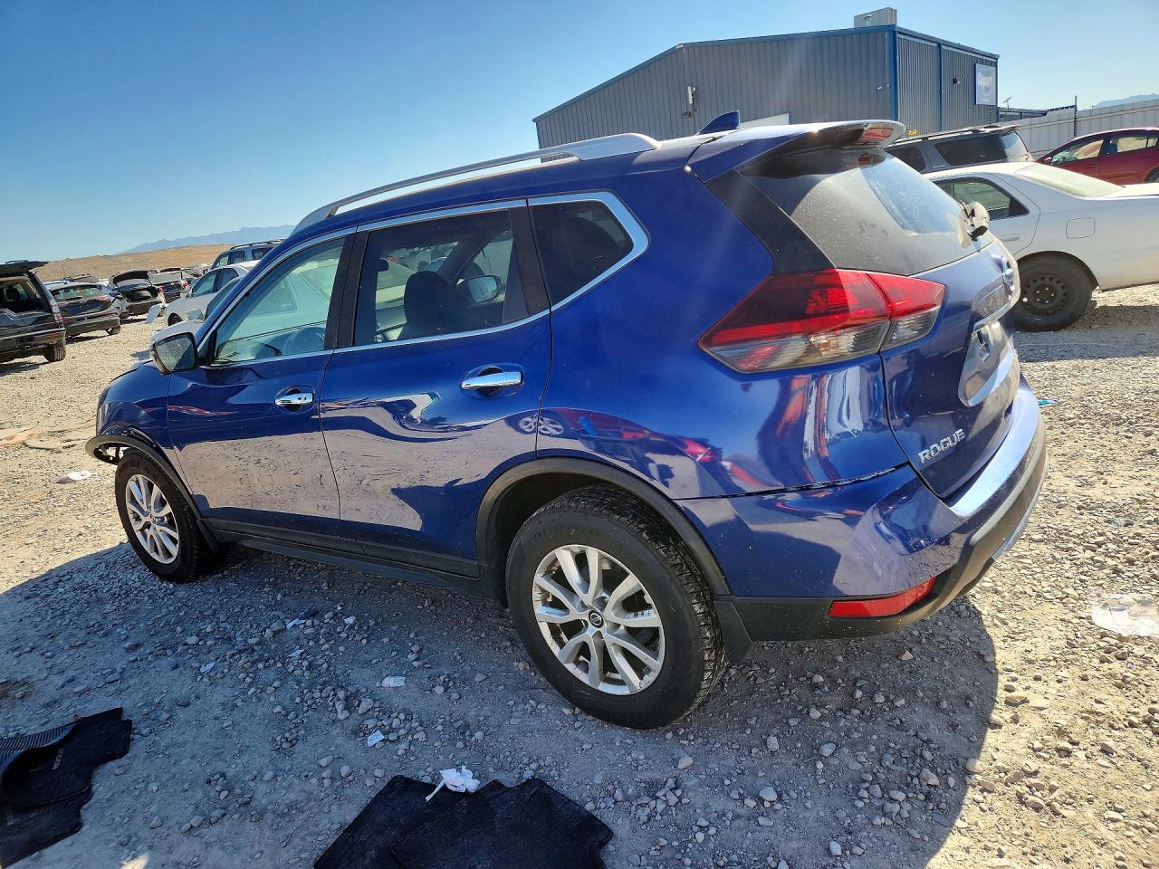 5N1AT2MVXJC851814 · 2018 NISSAN ROGUE · 2/13