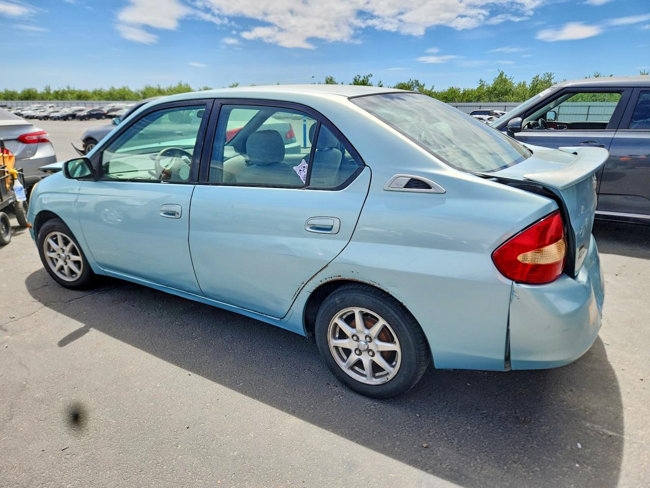 JT2BK12UX10015852 · 2001 TOYOTA PRIUS · 2/12