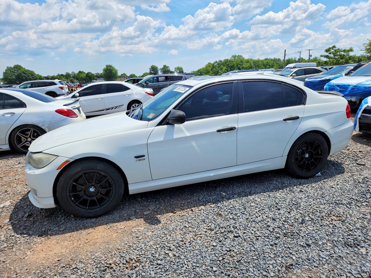 WBAPK5G5XBNN27117 · 2011 BMW 328