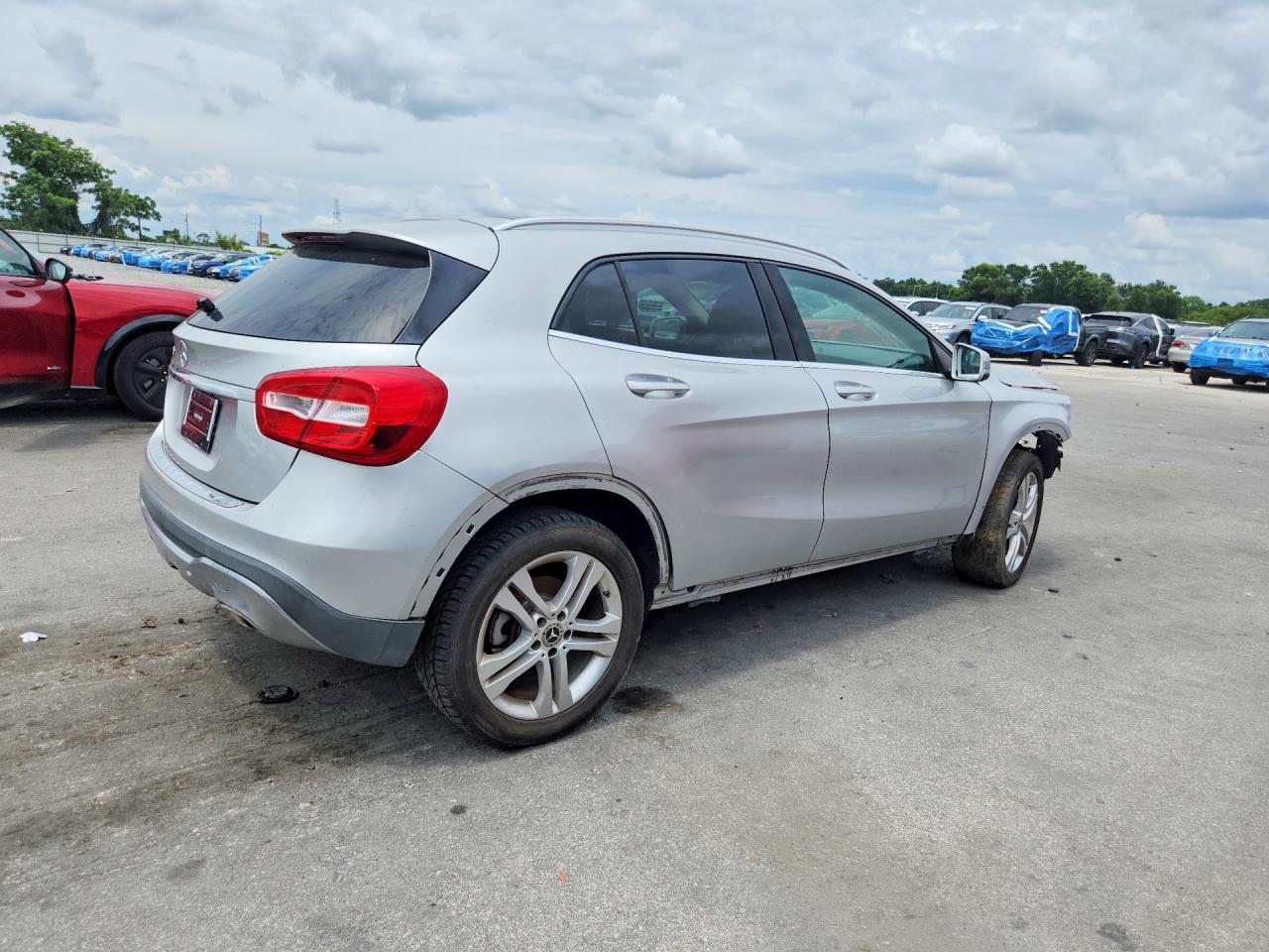 WDCTG4EB2JJ474323 · 2018 MERCEDES-BENZ GLA · 3/14