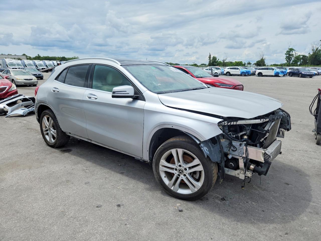 WDCTG4EB2JJ474323 · 2018 MERCEDES-BENZ GLA · 4/14