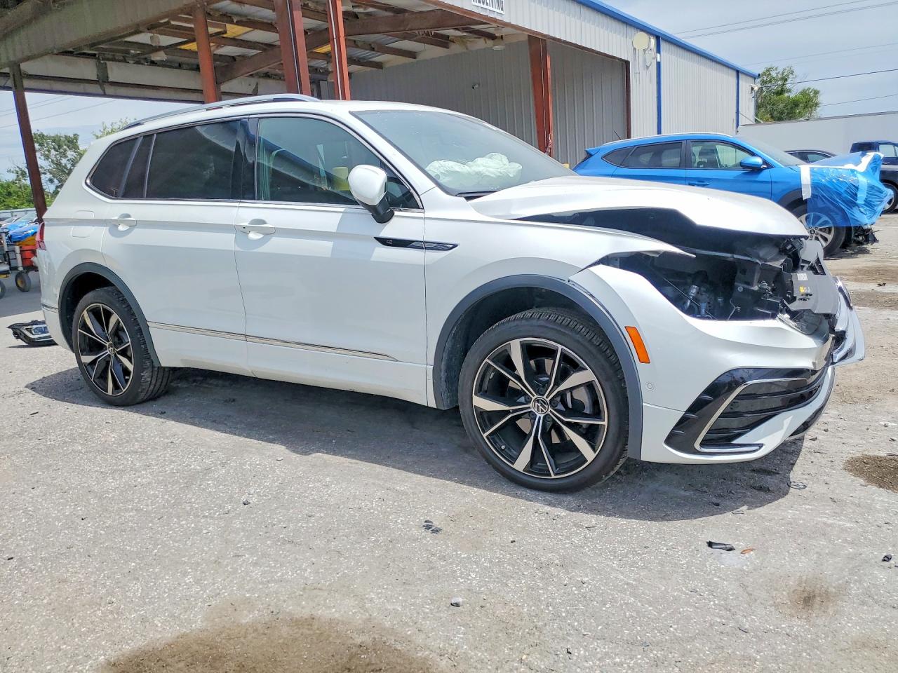 3VV4B7AX2RM054069 · 2024 VOLKSWAGEN TIGUAN · 4/14