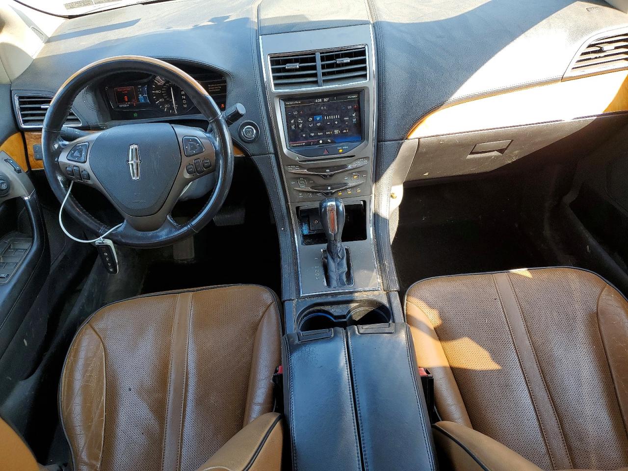 2LMDJ8JK5BBJ21539 · 2011 LINCOLN MKX · 8/13