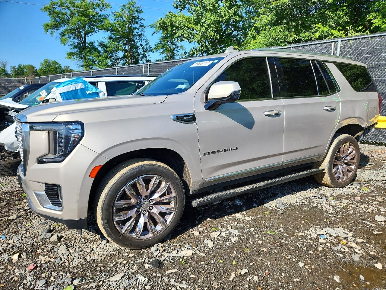 1GKS2DKL5MR152945 · 2021 GMC YUKON