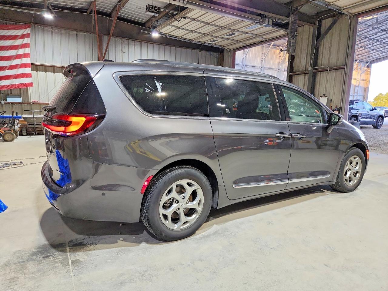 2C4RC1GG8PR575020 · 2023 CHRYSLER PACIFICA · 3/13