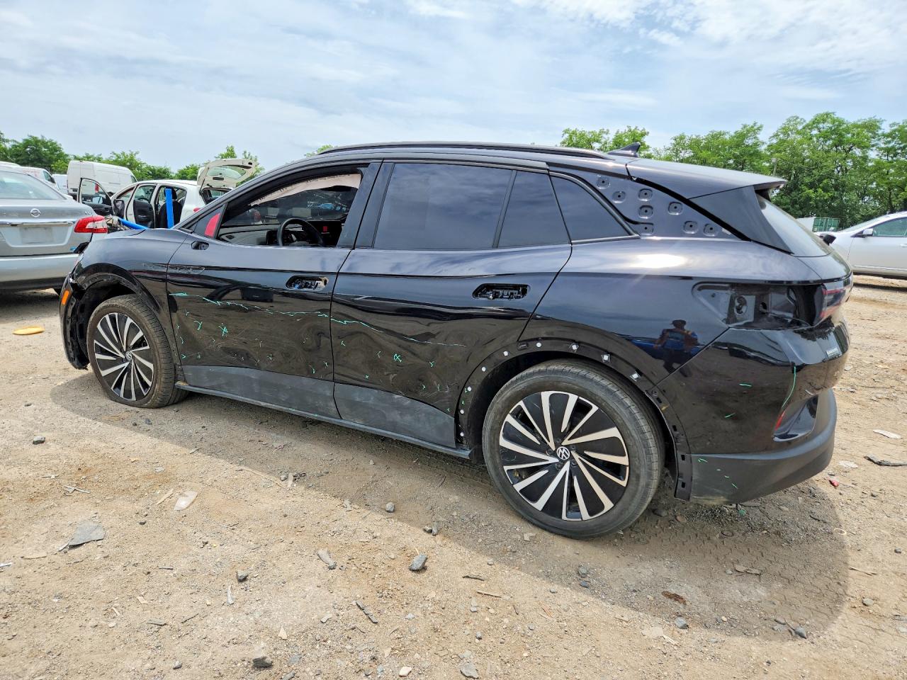 1V25MPE84RC011580 · 2024 VOLKSWAGEN ID.4 · 2/12