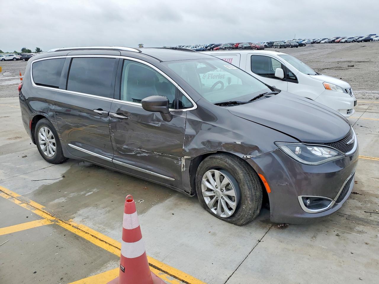 2C4RC1BG6JR110475 · 2018 CHRYSLER PACIFICA · 4/13