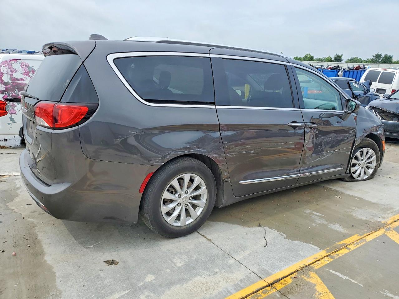 2C4RC1BG6JR110475 · 2018 CHRYSLER PACIFICA · 3/13