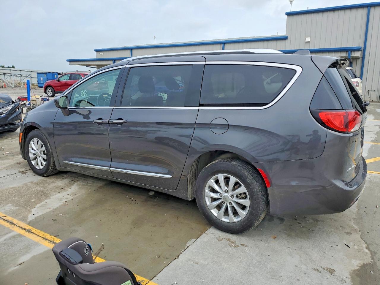 2C4RC1BG6JR110475 · 2018 CHRYSLER PACIFICA · 2/13