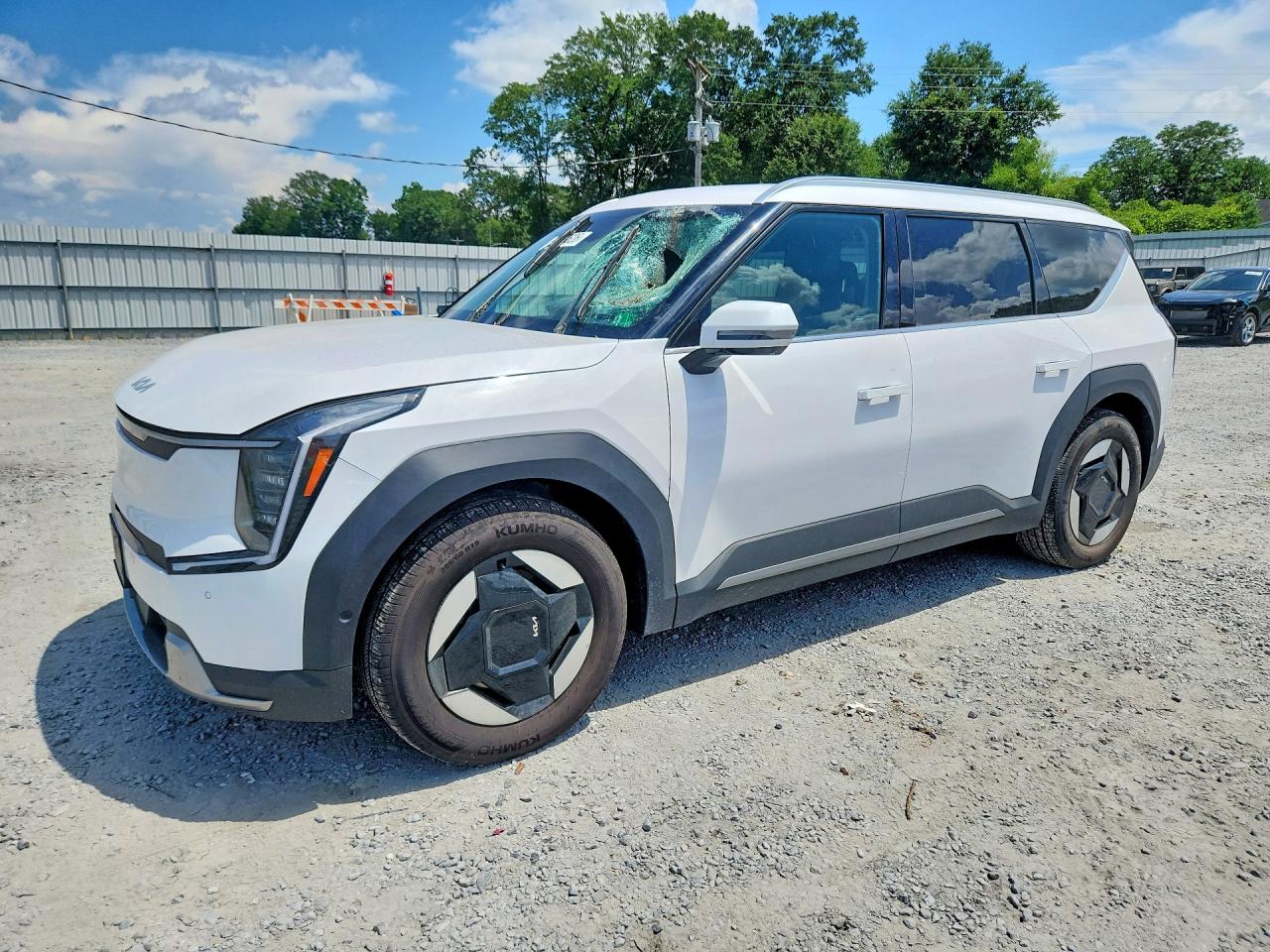 5XYAFFS54TG010141 · 2026 KIA EV9