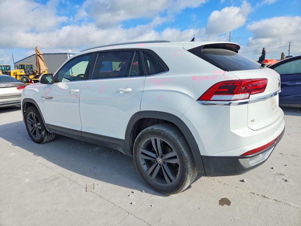 1V2KC2CA3MC233387 · 2021 VOLKSWAGEN ATLAS CROSS SPORT · 2/13
