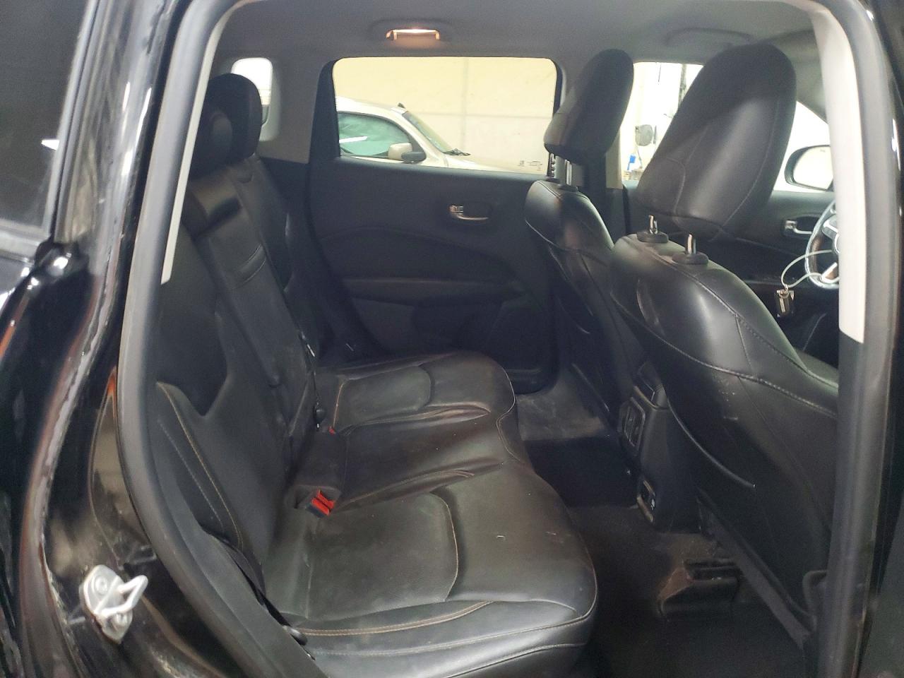 3C4NJDCB9JT434302 · 2018 JEEP COMPASS · 11/14