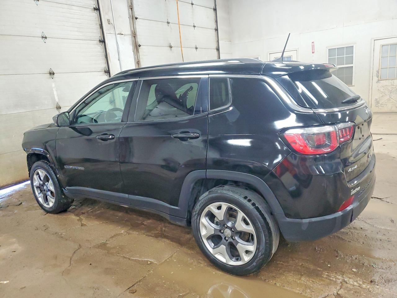 3C4NJDCB9JT434302 · 2018 JEEP COMPASS · 2/14