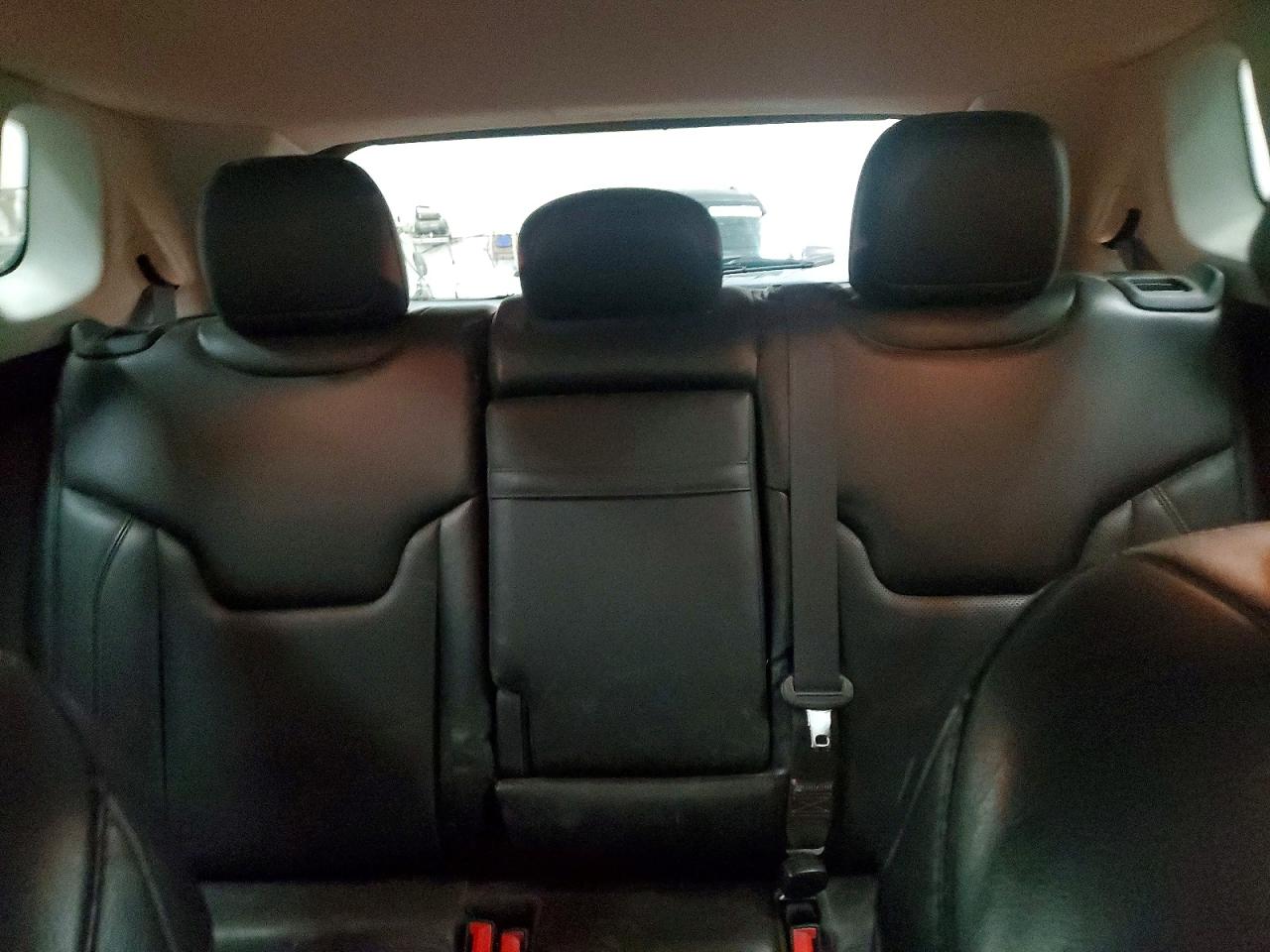 3C4NJDCB9JT434302 · 2018 JEEP COMPASS · 10/14