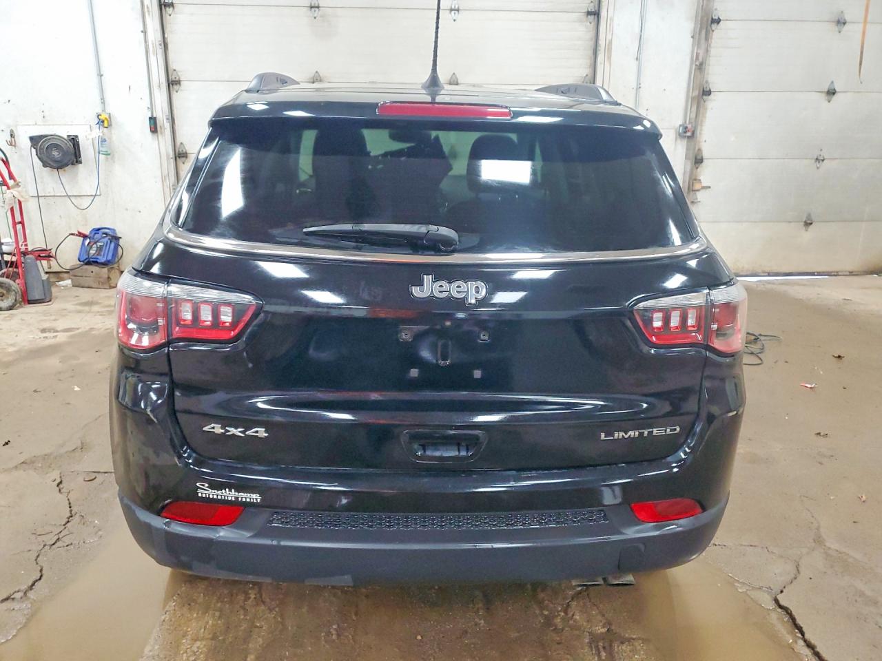 3C4NJDCB9JT434302 · 2018 JEEP COMPASS · 6/14
