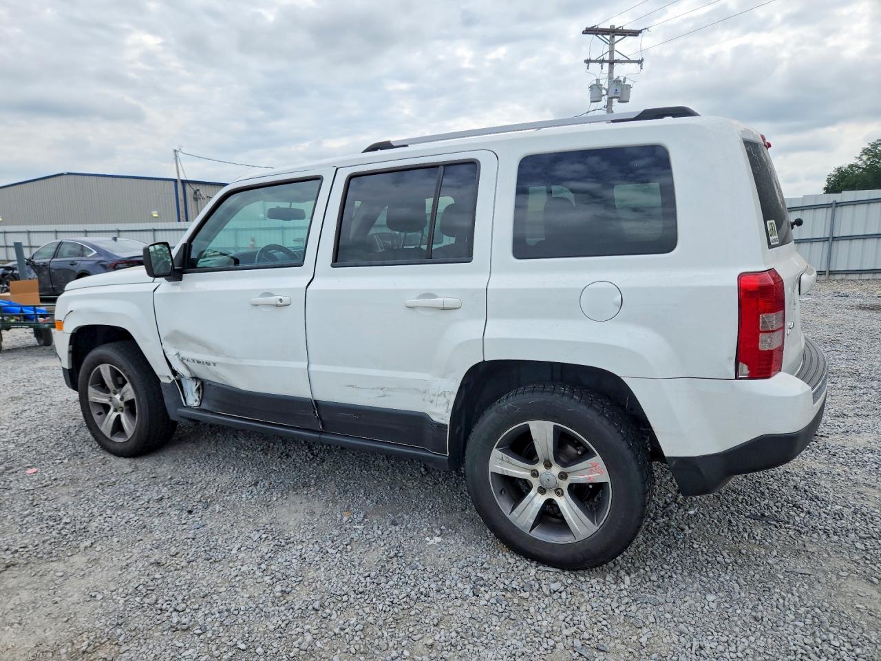 1C4NJRFB5HD205818 · 2017 JEEP PATRIOT · 2/13