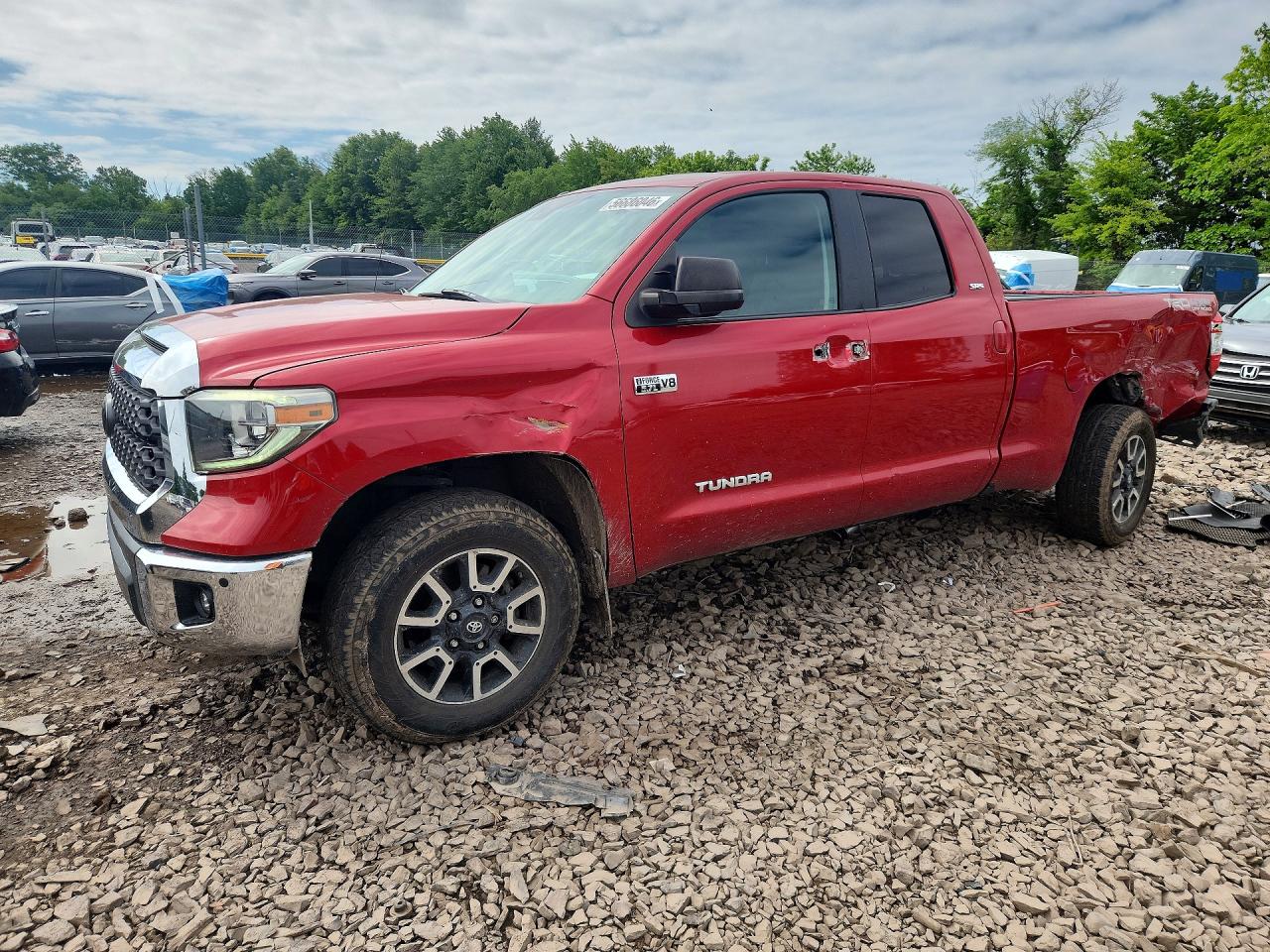 5TFUY5F19JX775669 · 2018 TOYOTA TUNDRA